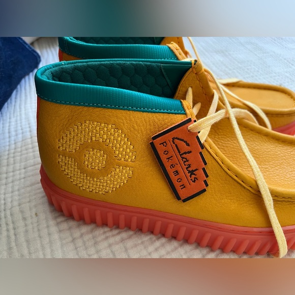 Clarks x Pokémon Torhill Explore Chukka Boot Orange Charmander US Size 8 - Picture 8 of 10